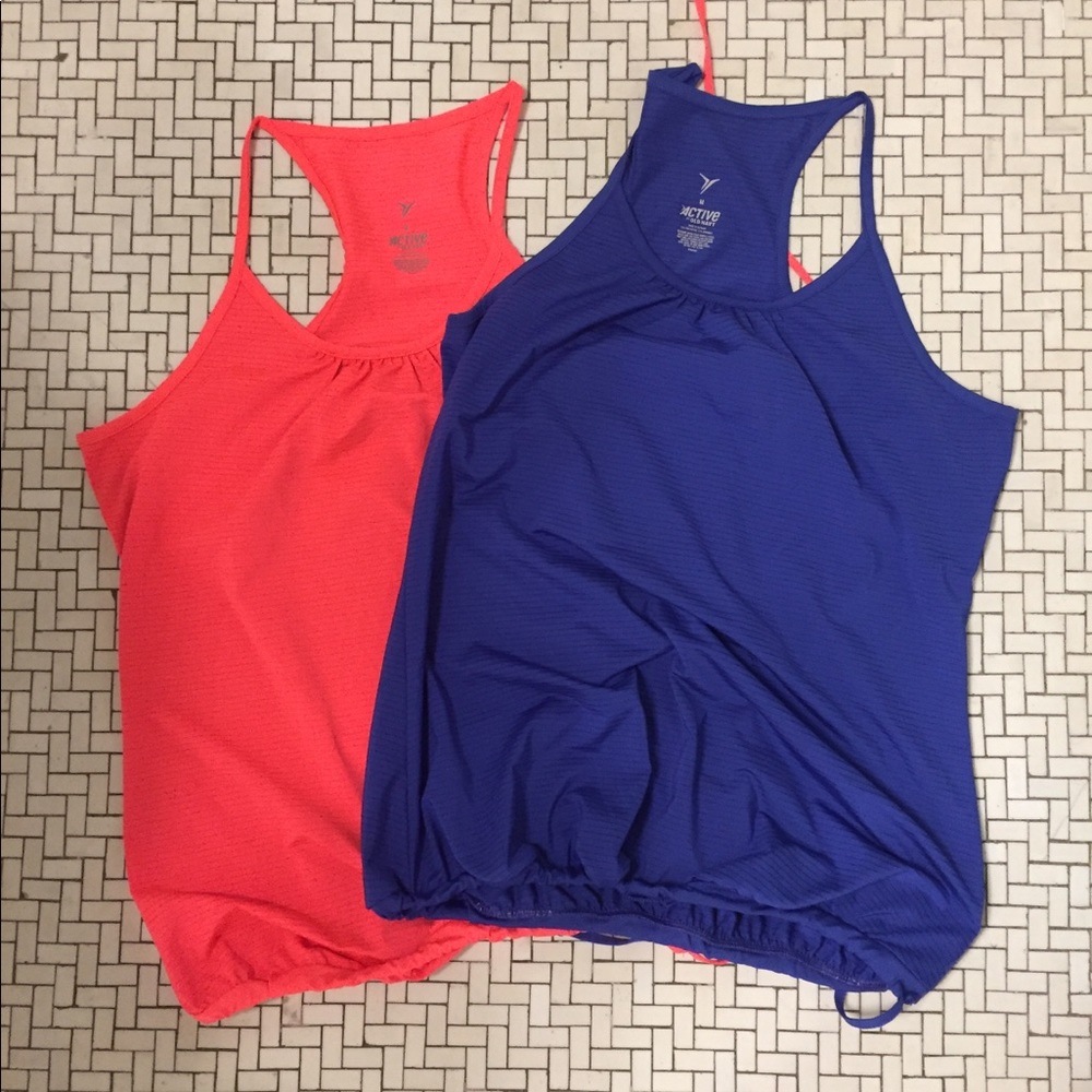 2 activewear tanks